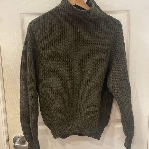 Aritzia Women's Olive Green Montpellier Sweater - Picture 2 of 4